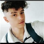 Profesor con alta facilidad de enseñanza en el área de las matemáticas para niños y jovenes de forma virtual